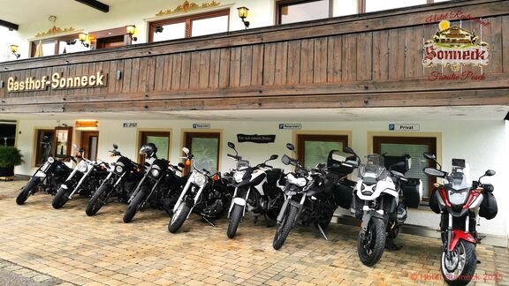 Unterstellplatz für Motorräder Unterstellplatz für Motorräder